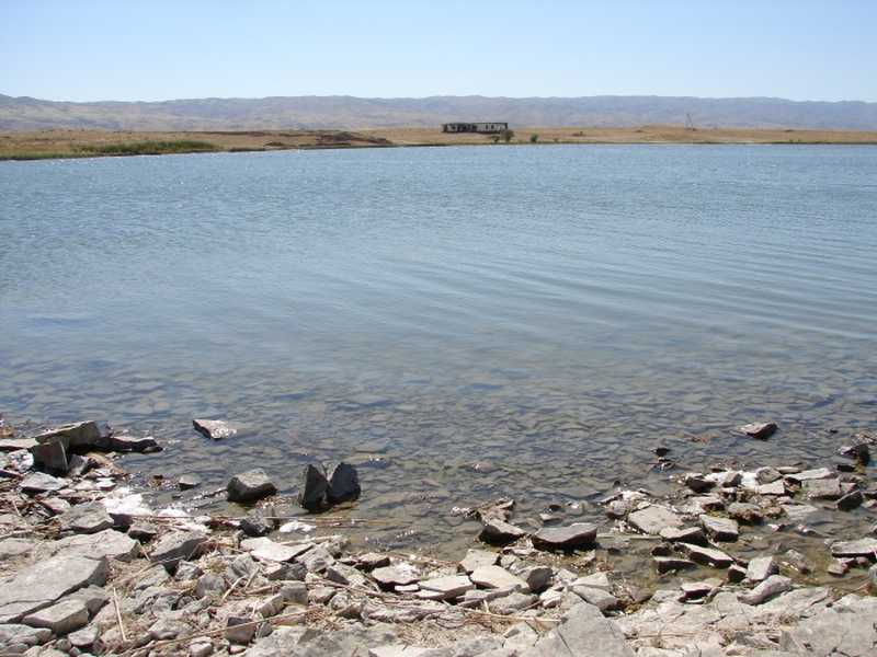 Каратау тараз. Озеро Жартас Каратау. Каменное озеро Тараз Казахстан. Озеро Коктал. Жартас Джамбульская область.